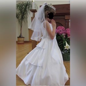 Swea Pea and Lilli white size 8 communion dress. Headpiece and slip included